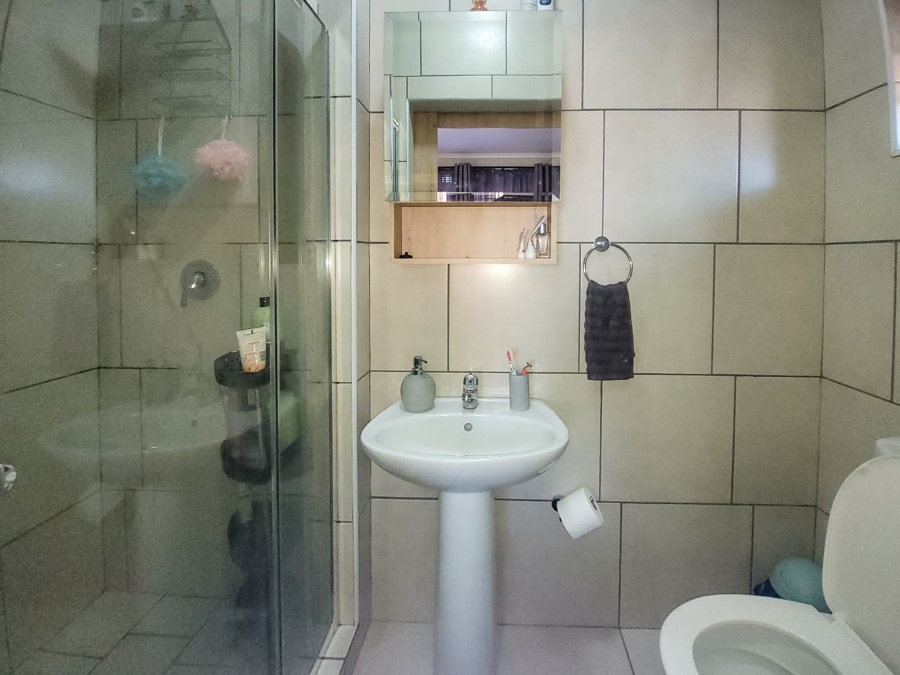 2 Bedroom Property for Sale in Van Der Hoff Park North West